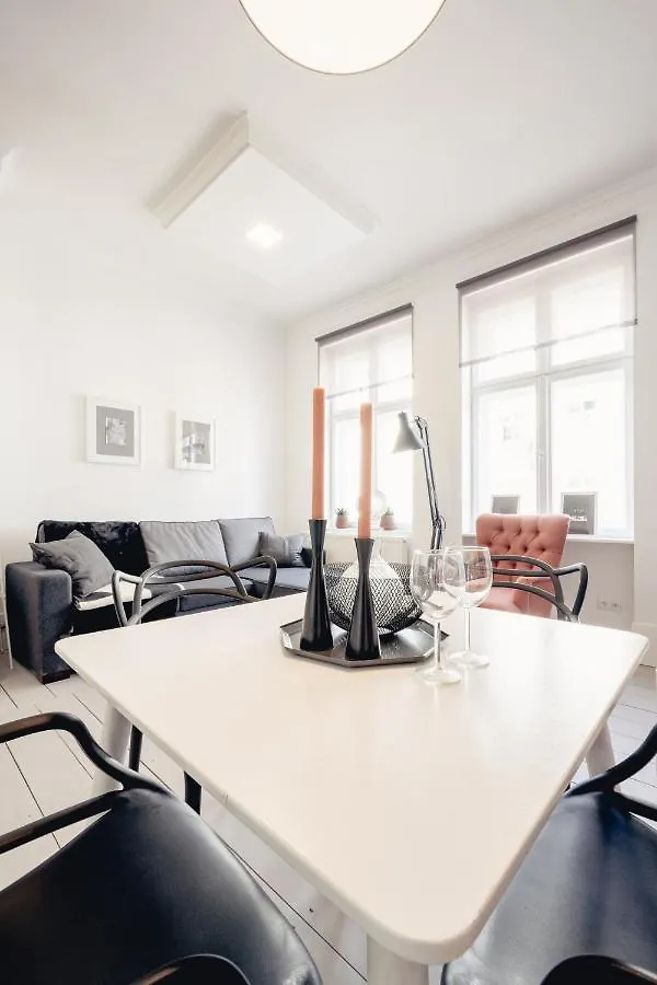 Apartamenty Wozna 14A, 2 Rooms, Self Check In 24H Poznan